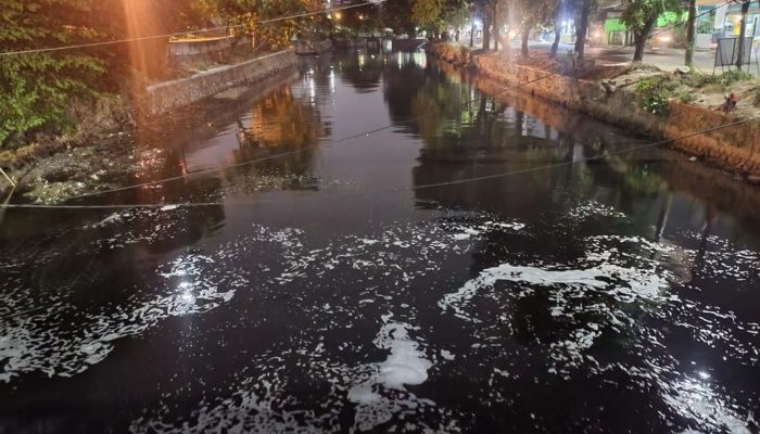 Kali Bekasi Tercemar Lagi, Netizen: Tercemar Mulu