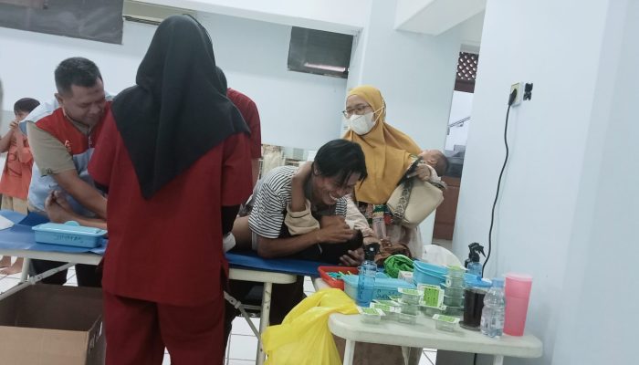 Ratusan Bocah di Bekasi Antusias Ikut Sunat Massal Gratis