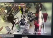 Komplotan Rampok Bersenpi Satroni Minimarket di Bekasi, Pegawai Ditodong Pistol