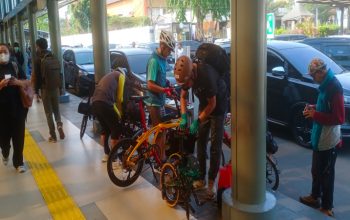 Suasana Stasiun Pasar Senen Saat Libur Maulid Nabi Muhammad
