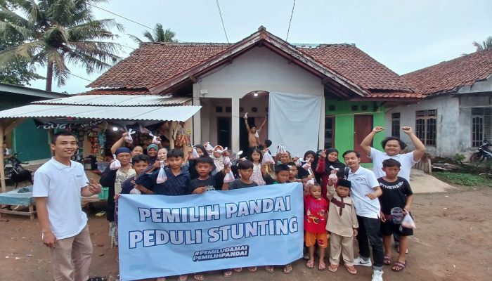 Tangkal Stunting, Pemuda Pemilih Pandai Banten Bagikan Ratusan Telur Ayam di Kota Serang