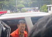 Mantan Mentan SYL Malas Jawab Pertanyaan Wartawan Saat Tiba Di Mapolda Metro Jaya