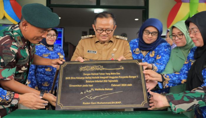 Sukseskan Generasi Emas, Pemkot Bekasi Bersama Yonif 202 Tajimalela Resmikan BKB