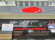 Beredar Foto Panti Pijat Beroperasi Saat bulan Puasa, Mirisnya Diduga Gambar Pj Wali Kota Bekasi Raden Gani Terpampang Dikaca Masuk