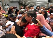 Ratusan Warga Bersama Ketua Koni Kota Bekasi Sambut Kepulangan Pemain Terbaik AFF U16 Zhahaby Gholy