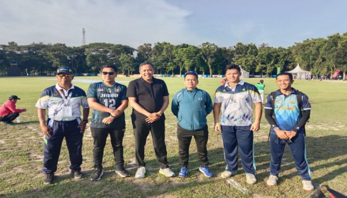 Berikan Semangat, Ketua KONI Kota Bekasi Jenguk Atlet Yang Berlaga di PON XXI