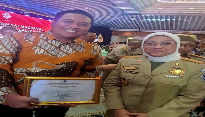 Konsisten Terapkan Program Edukasi dan Penanggulangan Tuberkulosis di Tempat Kerja 2024, Otsuka Terima Penghargaan