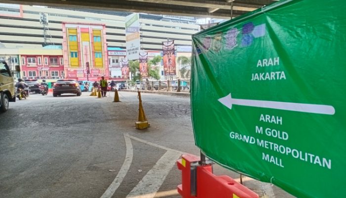 Macet dan Rusak, Galian Proyek SPAM Sepanjang Kalimalang Bekasi Selatan Dikeluhkan Warga