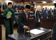 Mubakhi Resmi Dilantik Melalui Paripurna PAW DPRD Kota Bekasi