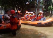 Puteri Indonesia Jabar Banten Hadir Ditengah Korban Banjir Bekasi Timur