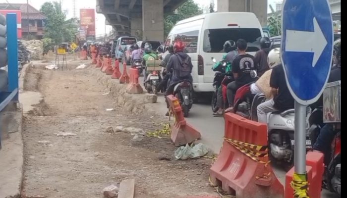 Jalur Mudik Kalimalang Bekasi Semrawut Jelang 2 Pekan Lebaran