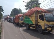 Antrian Panjang Truk Sampah Di TPST Bantargebang, Sopir Truk Sampah Menjerit
