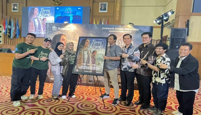 Film Hijrah Rilis Teaser Poster Hadirkan Keindahan Alam Uzbekistan