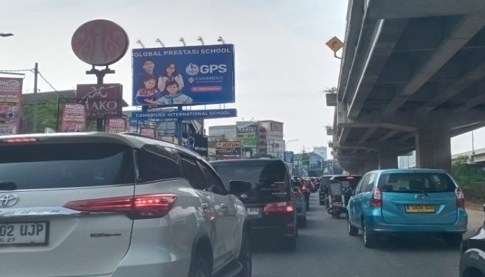Macet Parah Ruas Kalimalang Kota Bekasi Usai Bubaran Sekolah GPS Dikeluhkan Pengendara