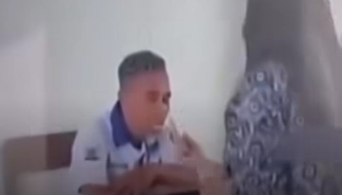 Viral 2 Siswi SMKN Gowa Acungkan Jari tengah Depan Guru Berujung Pemecatan