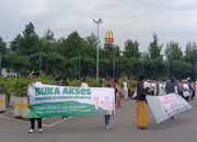 Diduga Terjadi Intimidasi, Masa Demo Pengembang Harapan Indah Buka Akses Mushola