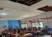 Sekolah Nyaris Roboh di Kota Dekat Ibukota: Siswa SMPN 62 Bekasi Belajar Waswas di Gedung Memprihatinkan Bekas Kelurahan