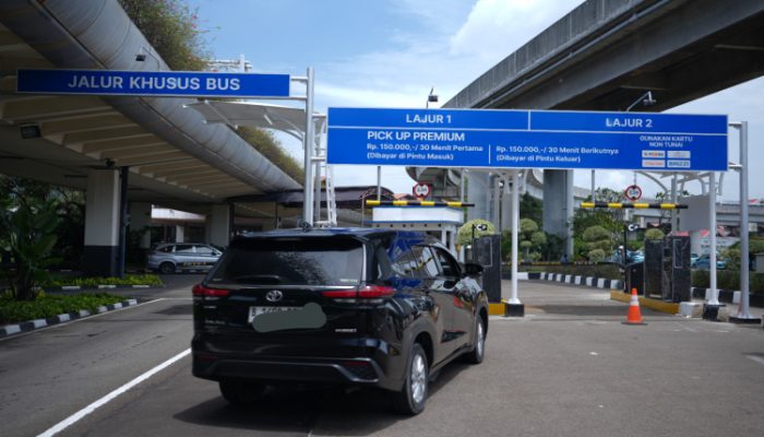 Bandara Soekarno Hatta Terapkan Penataan Jalur Kendaraan di Terminal 2