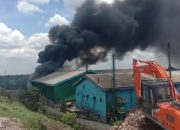 Sering Kebakaran, Operasional PT Logam Jaya Abadi Sebagai Pengolah Limbah Dipertanyakan