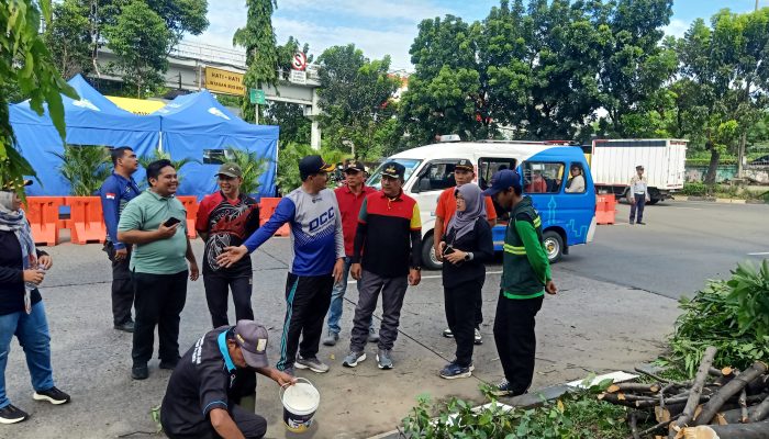 250 Petugas Gabungan Ciracas Bersihkan Kawasan Terminal Kampung Rambutan