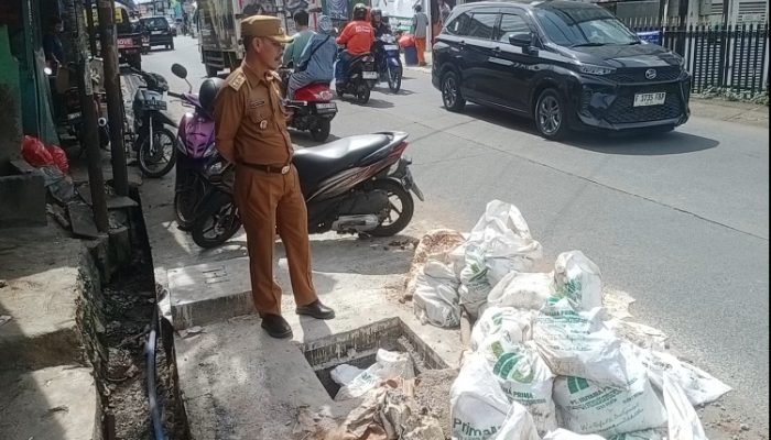 Proyek Kabel Optik Timbulkan Kecelakaan Parah, Lurah Jatimakmur Kota Bekasi Datang Foto-Foto Lantas Pergi