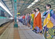 Rayakan Hari Ibu dan Dukung UMKM, KAI Daop 7 Madiun Gelar Fashion Batik dan Bazar