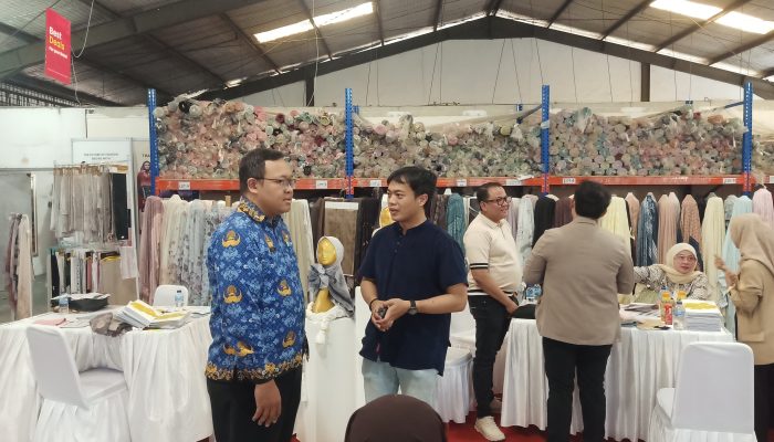 Customer Sambut Antusias Open Warehose 3.0 di Kebon Jeruk