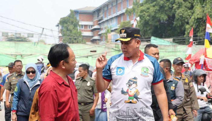Wali Kota Bekasi Komitmen Percepat Pembenahan Pasar Baru, Kabel Semrawut Hingga Lapak Basement Jadi Perhatian Khusus