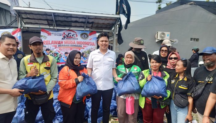 David Herson Bersama Relawan Muda Indonesia Salurkan Bantuan 1000 Paket Sembako