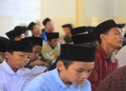 Menag Gagas ASN Pakai Sarung dan Peci Sekali Seminggu